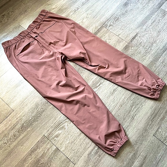 LULULEMON [NWOT Warpstreme High-Rise Jogger Pants | Size 31 - Picture 13 of 14